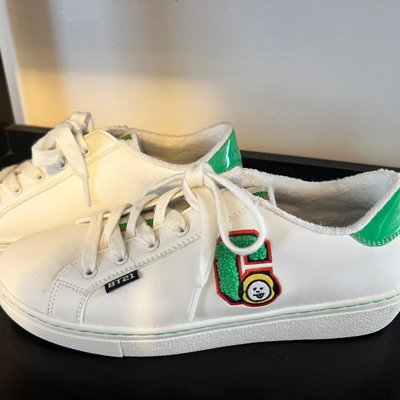 BY21 Skechers - Picture 1 of 3